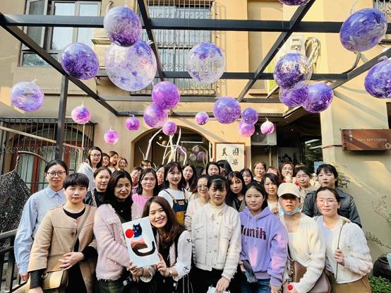 巧手創(chuàng)造 綻放芳華—湖南發(fā)展養(yǎng)老組織女員工開(kāi)展婦女節(jié)慶?；顒?dòng)