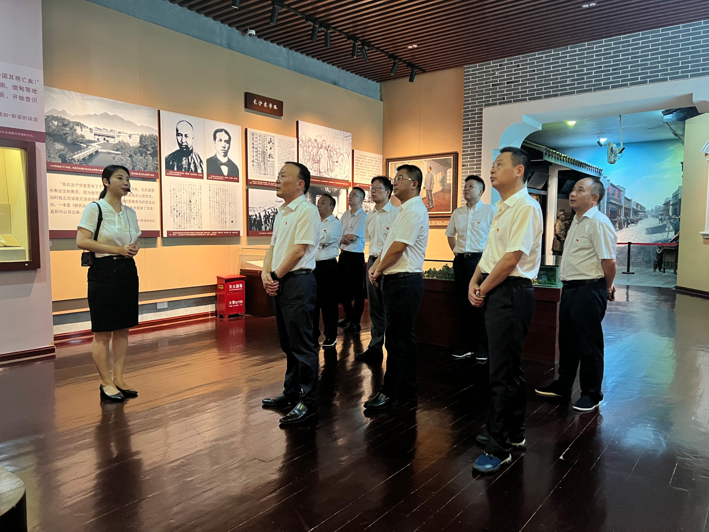 公司黨委理論學(xué)習(xí)中心組開展第7次集體學(xué)習(xí)暨“不忘初心、牢記使命”主題黨日活動